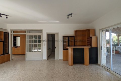 Вилла с 3 спальнями в Строволос, Никосия, Кипр № 37214 11