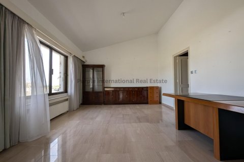 3 bedrooms Villa in Nicosia,  No. 37216 17