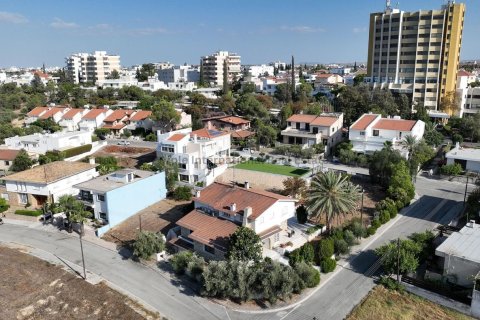 3 bedrooms Villa in Nicosia,  No. 37216 8