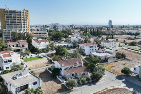 3 bedrooms Villa in Nicosia,  No. 37216 7