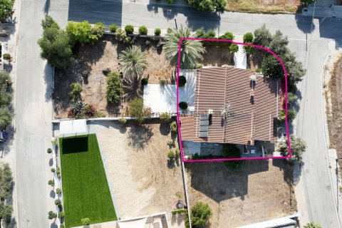 3 bedrooms Villa in Nicosia,  No. 37216 15