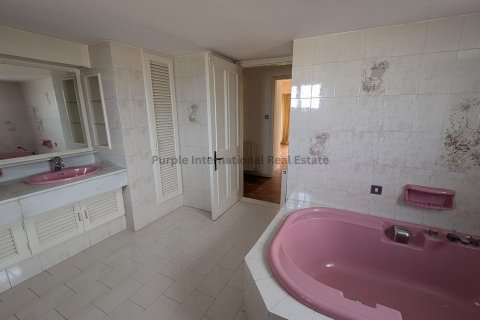 3 bedrooms Villa in Nicosia,  No. 37216 22