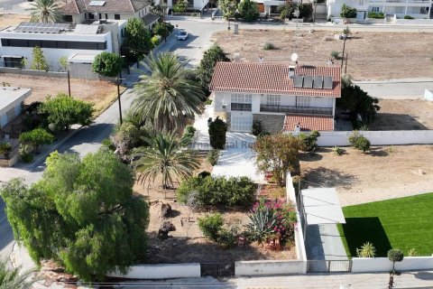 3 bedrooms Villa in Nicosia,  No. 37216 6