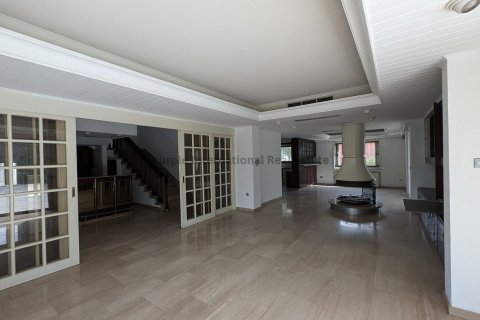 3 bedrooms Villa in Nicosia,  No. 37216 25