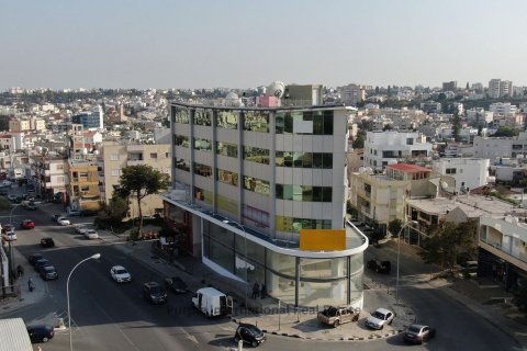 Магазин 204м2 в Никосия, Кипр № 37212 7