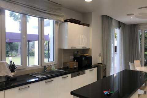 Вилла с 5 спальнями в Лимассол, Лимасол,  № 38436 3