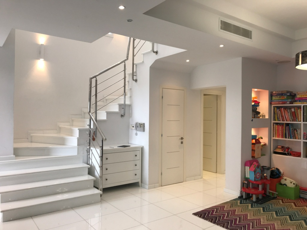 5 bedrooms Villa in Limassol, Cyprus No. 38436