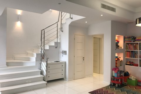 Вилла с 5 спальнями в Лимассол, Лимасол,  № 38436 2