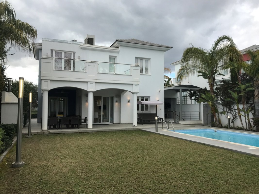 5 bedrooms Villa in Limassol, Cyprus No. 38436