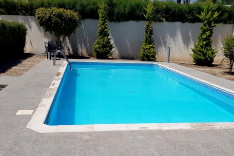 3 bedrooms Apartment in Limassol,  No. 38434 9