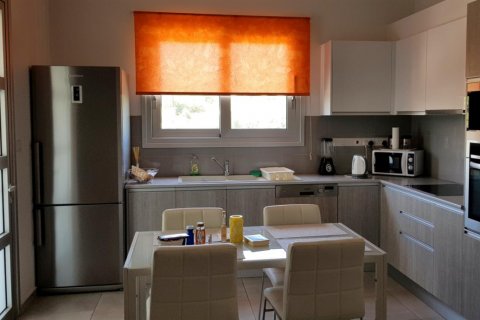 2 chambres Appartement à Limassol,  No. 38435 3