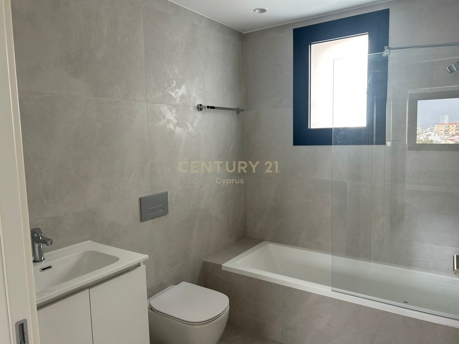 2 bedrooms Apartment in Limassol, Cyprus No. 53600