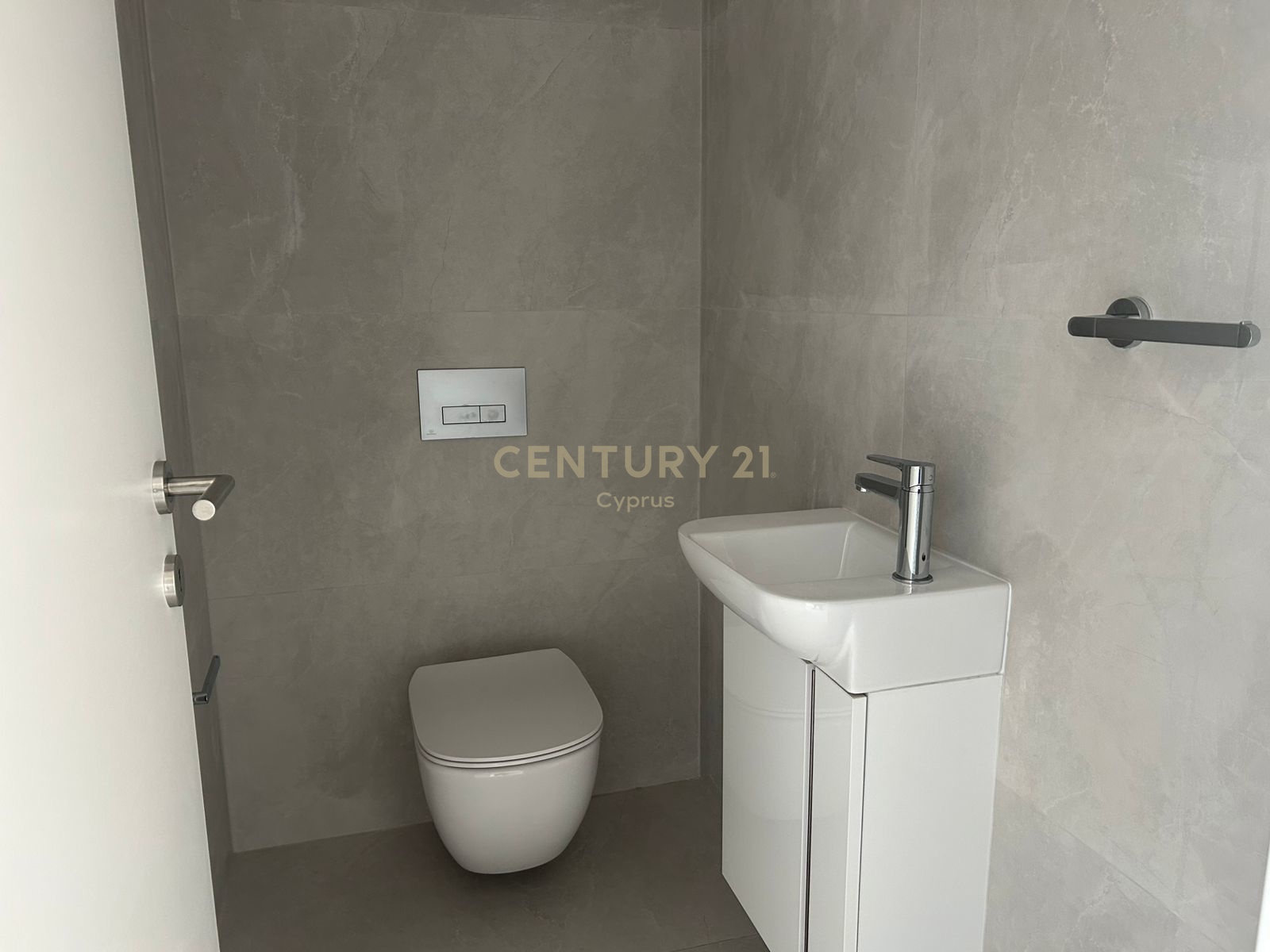 2 bedrooms Apartment in Limassol, Cyprus No. 53600