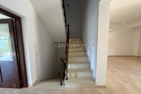3 bedrooms Villa in Agios Athanasios, Limassol, No. 53599 7
