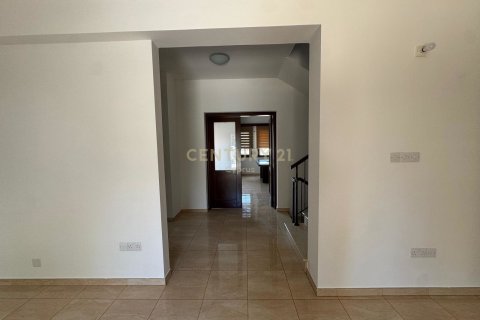 3 bedrooms Villa in Agios Athanasios, Limassol, No. 53599 4