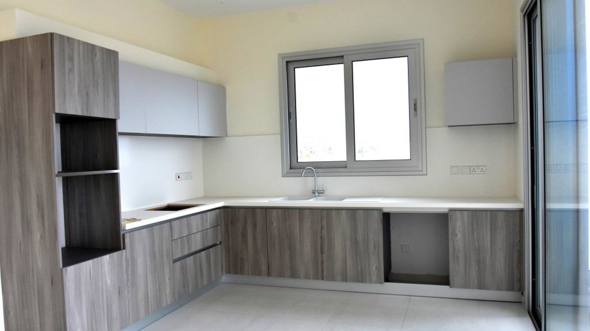 2 chambres Appartement à Agios Tychonas, Limassol, Chypre No. 26152
