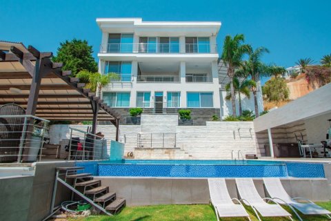 5 bedrooms Villa in Agios Tychonas, Limassol, Cyprus No. 26154