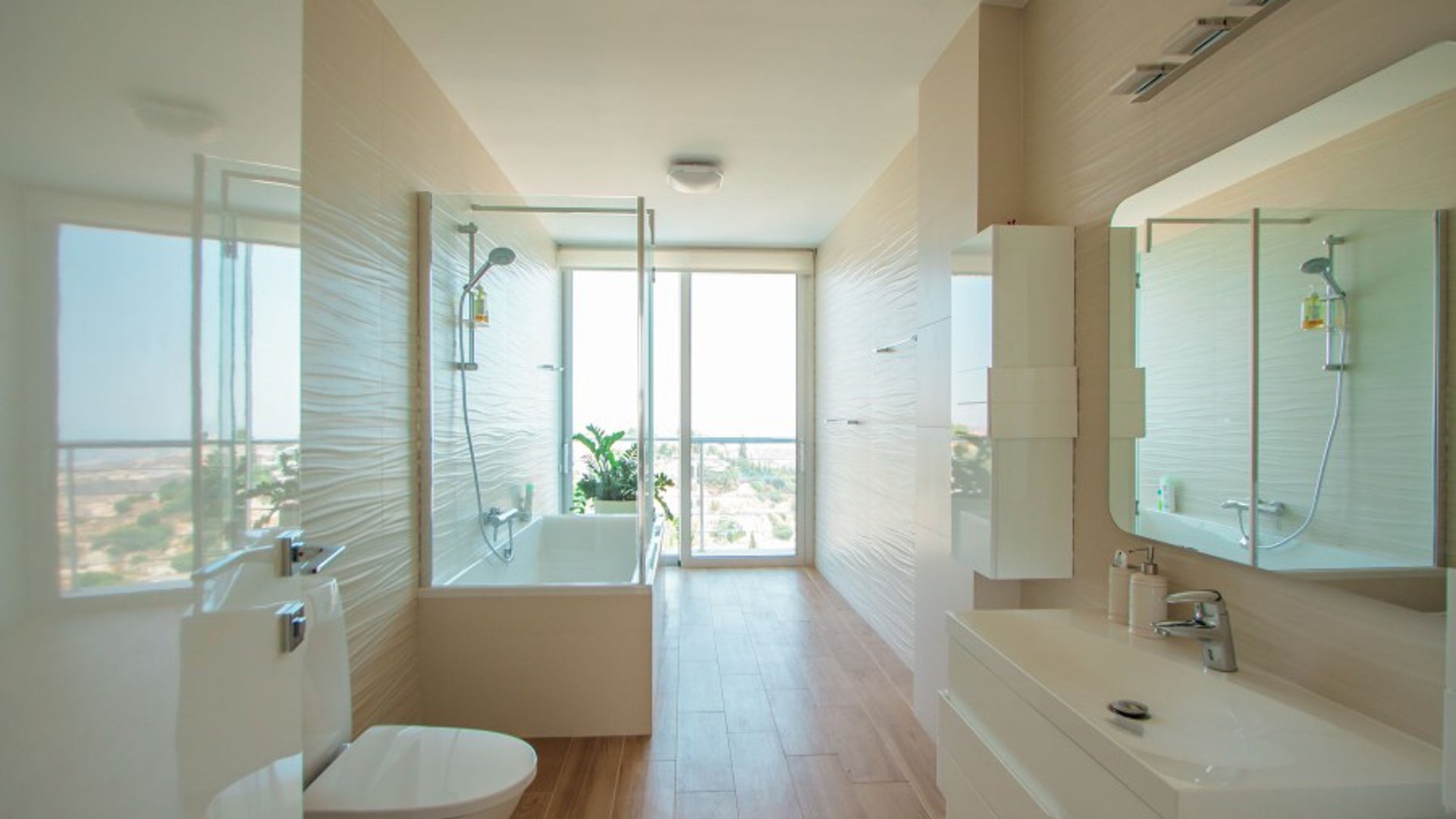 5 bedrooms Villa in Agios Tychonas, Limassol, Cyprus No. 26154