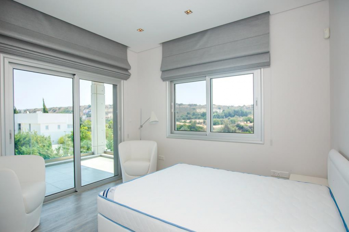 4 bedrooms Villa in Limassol, Cyprus No. 38158