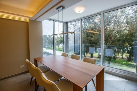 2 dormitorios Apartamento en Limassol,  No. 38157 2