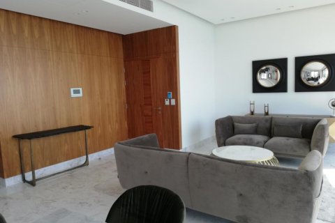 4 bedrooms Apartment in Limassol,  No. 38659