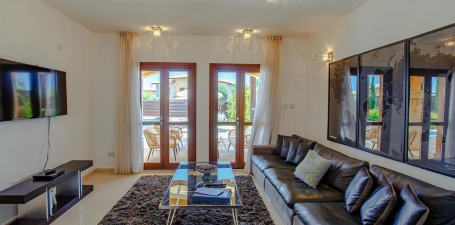 3 dormitorios Villa en Paphos,  No. 38159