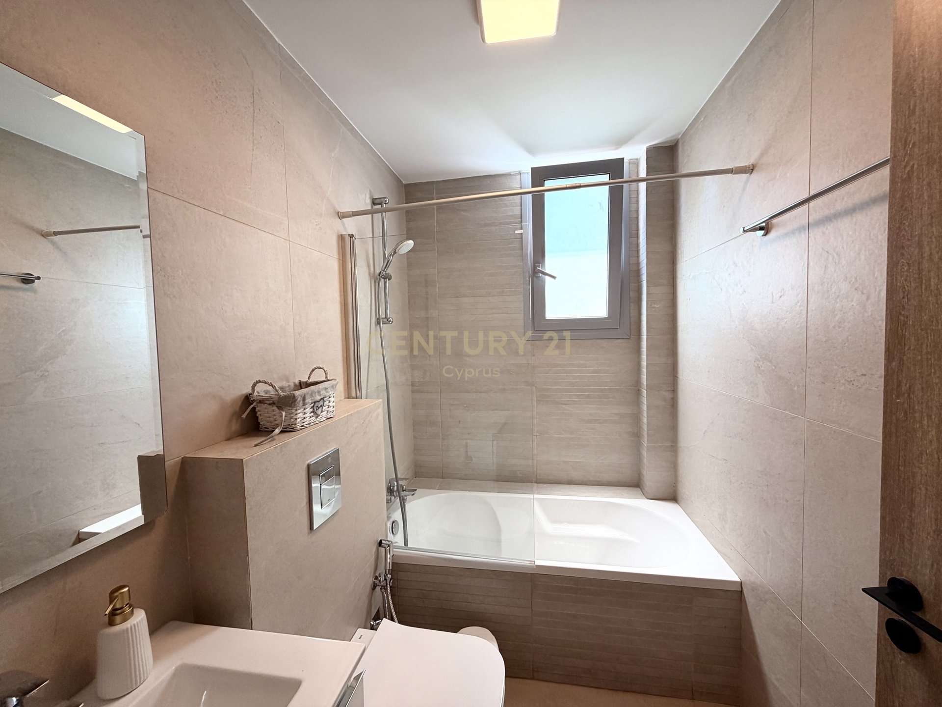 Квартира с 2 спальнями в Арадипу, Ларнака, Кипр № 57148