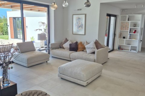 4 bedrooms Villa in Aphrodite Hills, Kouklia, Paphos, Cyprus No. 37571 2