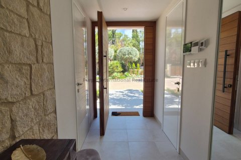 4 bedrooms Villa in Aphrodite Hills, Kouklia, Paphos, Cyprus No. 37571 13