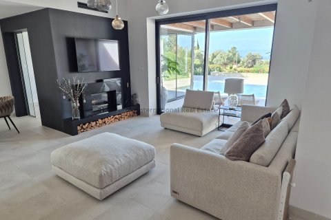 4 bedrooms Villa in Aphrodite Hills, Kouklia, Paphos, Cyprus No. 37571 5