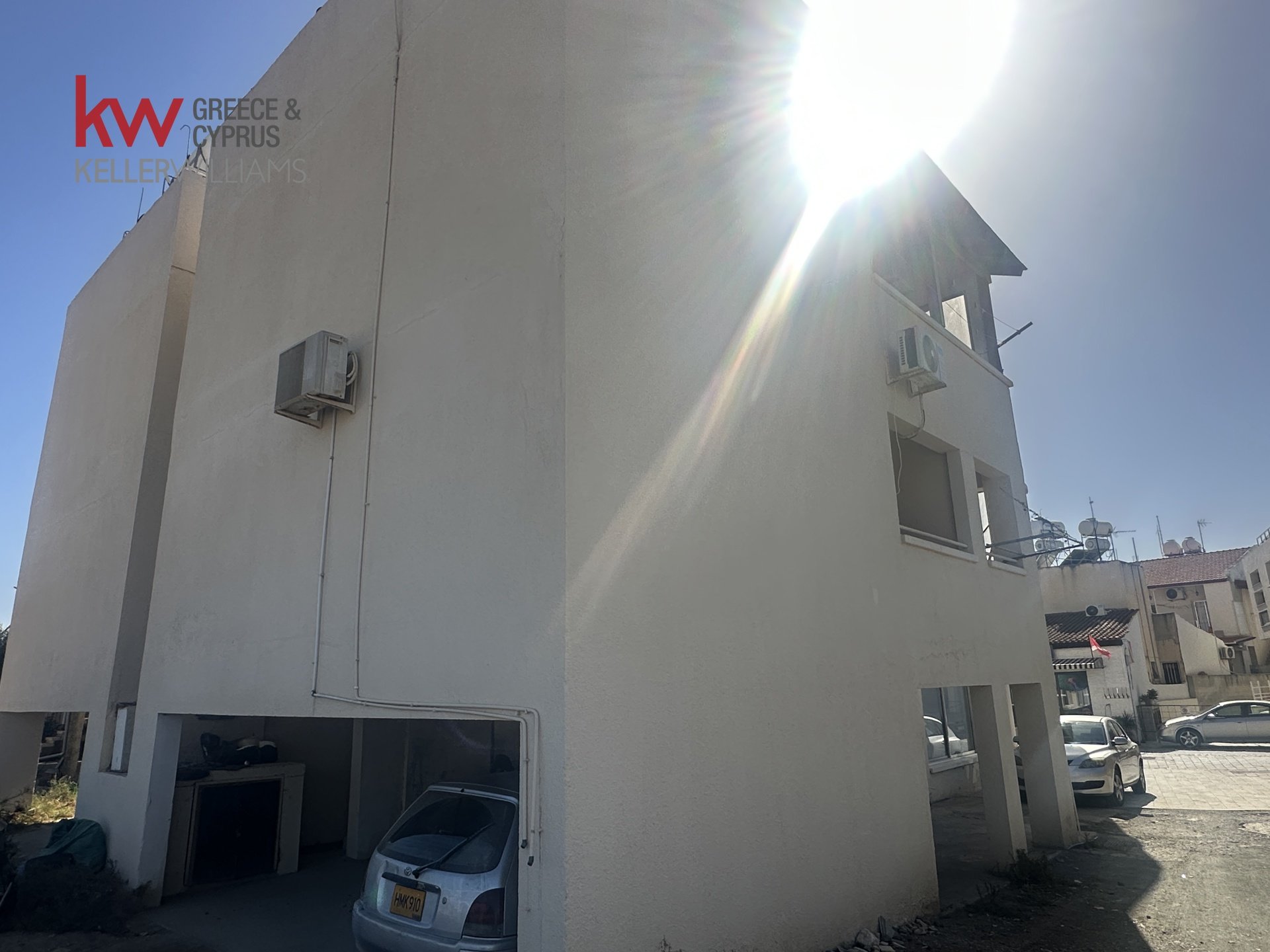 8 bedrooms Commercial property in Pervolia, Larnaka, Cyprus No. 39789