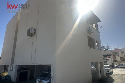 8 bedrooms Commercial property in Pervolia, Larnaka,  No. 39789 13