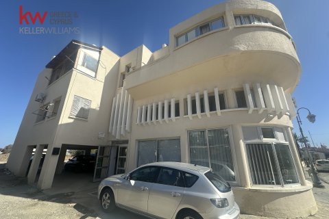 8 bedrooms Commercial property in Pervolia, Larnaka,  No. 39789 2