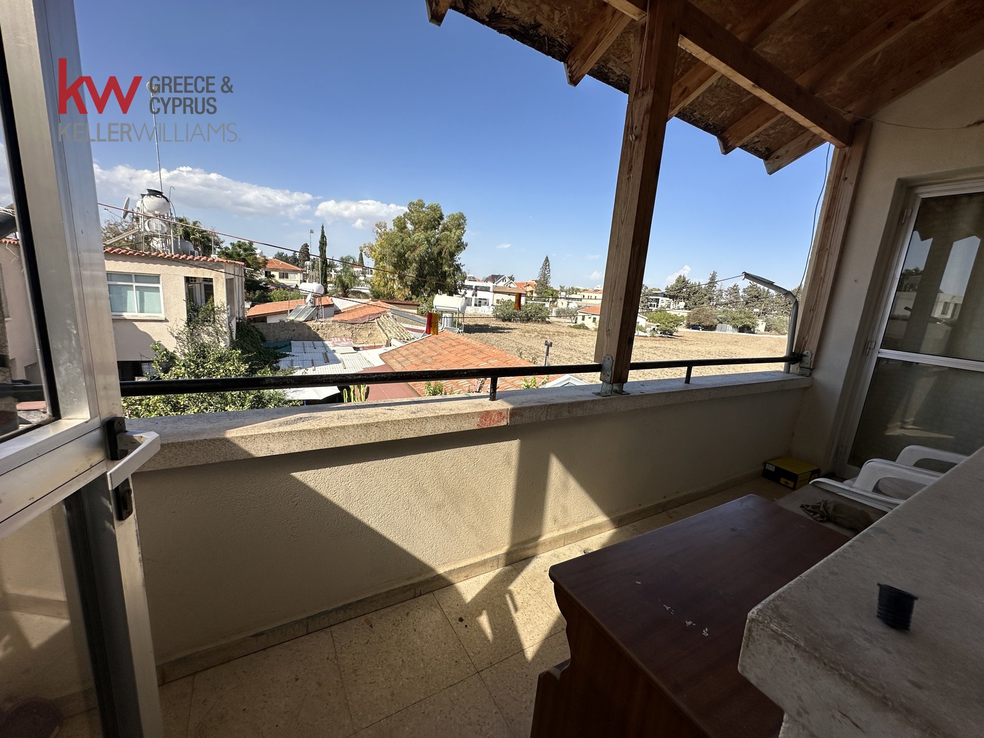8 bedrooms Commercial property in Pervolia, Larnaka, Cyprus No. 39789
