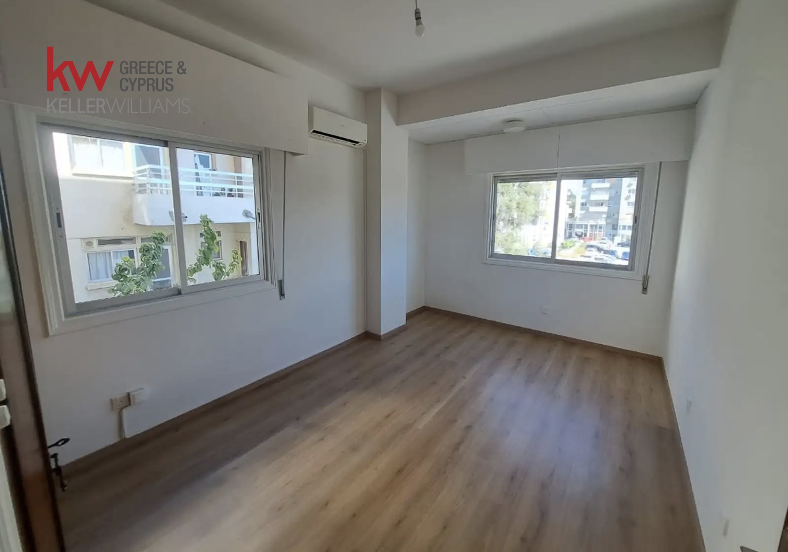 Квартира с 3 спальнями в Ларнака, Кипр № 39794