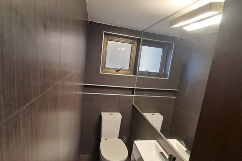 3 bedrooms Apartment in Larnaca, Larnaka, No. 39794 8