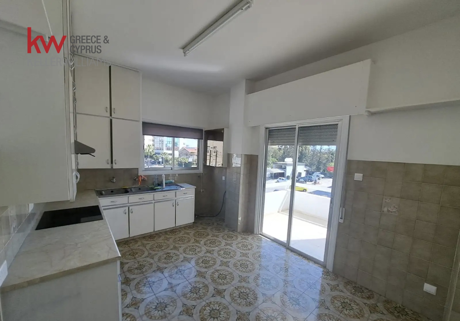 Квартира с 3 спальнями в Ларнака, Кипр № 39794
