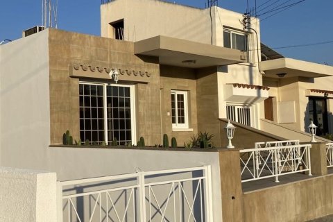 3 bedrooms Townhouse in Larnaca, Larnaka,  No. 39788 8