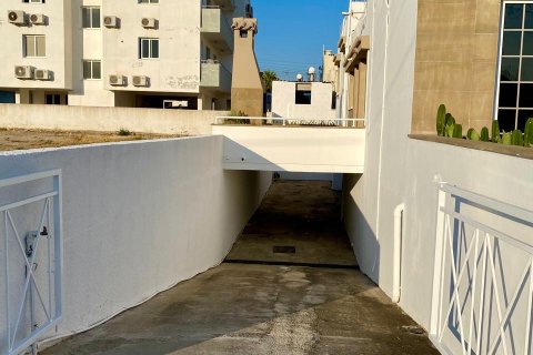 3 bedrooms Townhouse in Larnaca, Larnaka,  No. 39788 13