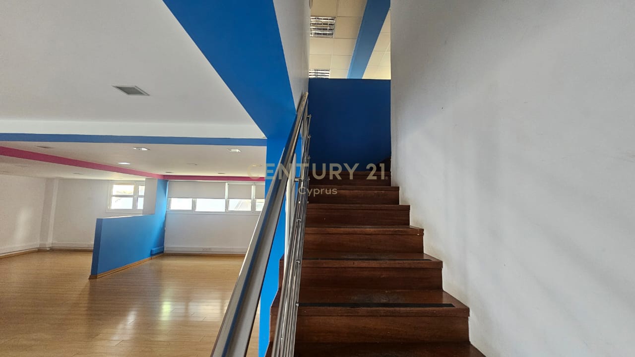 247m2 Oficina en Limassol, Chipre No. 54042