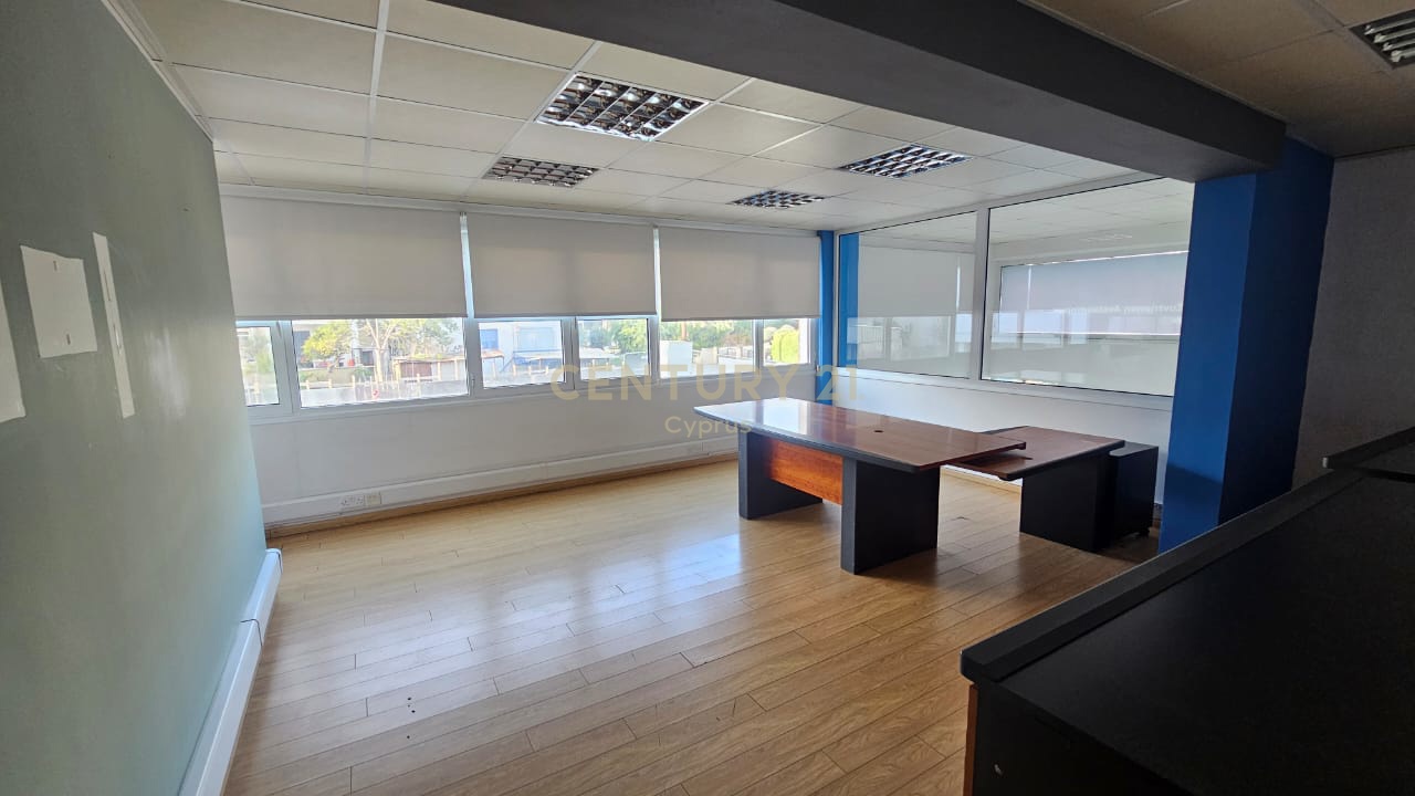 247m2 Oficina en Limassol, Chipre No. 54042