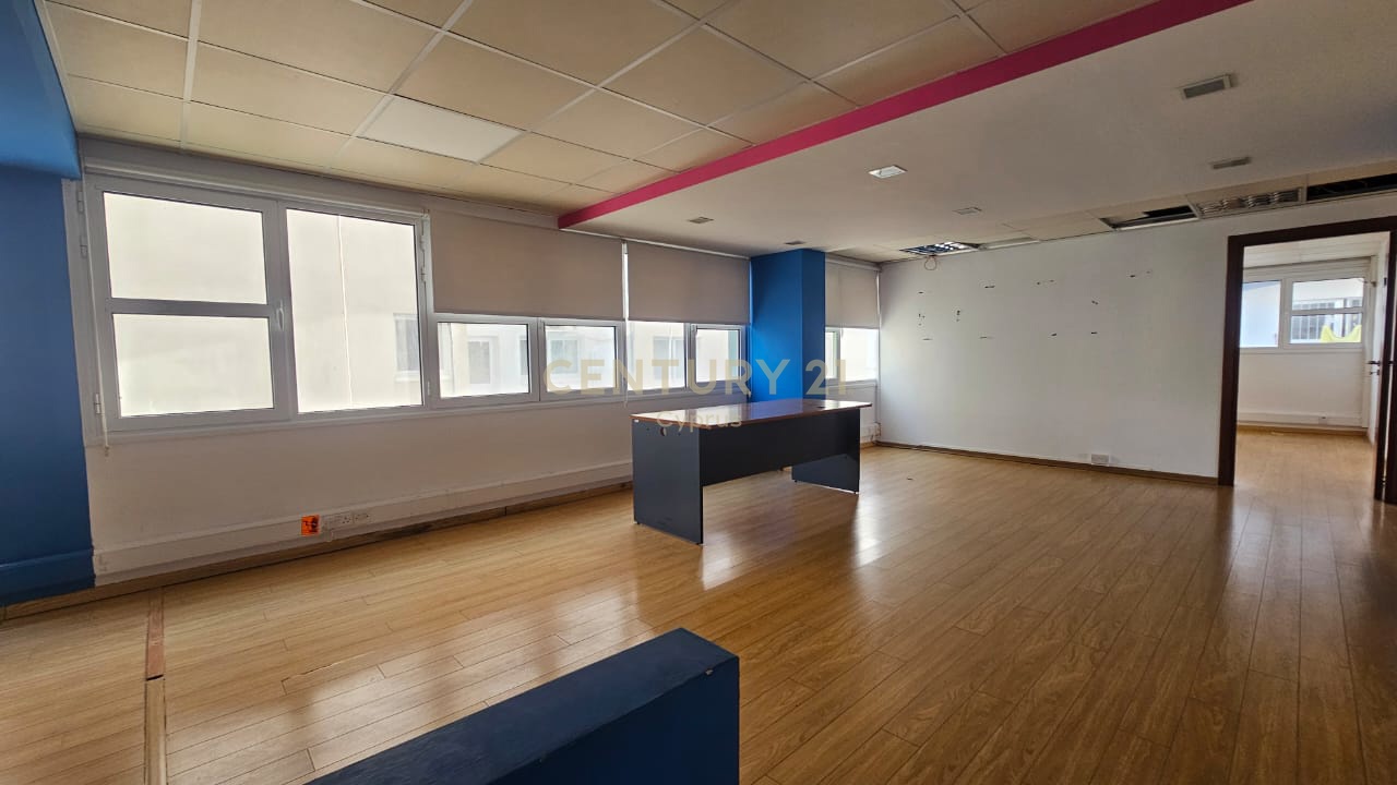 247m2 Oficina en Limassol, Chipre No. 54042