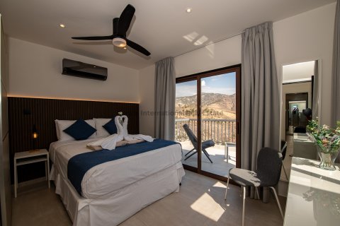 5 bedrooms Villa in Pegeia, Paphos,  No. 39079 13