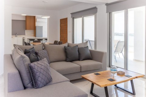 3 chambres Villa à Coral Bay, Pegeia, Paphos,  No. 44736 2