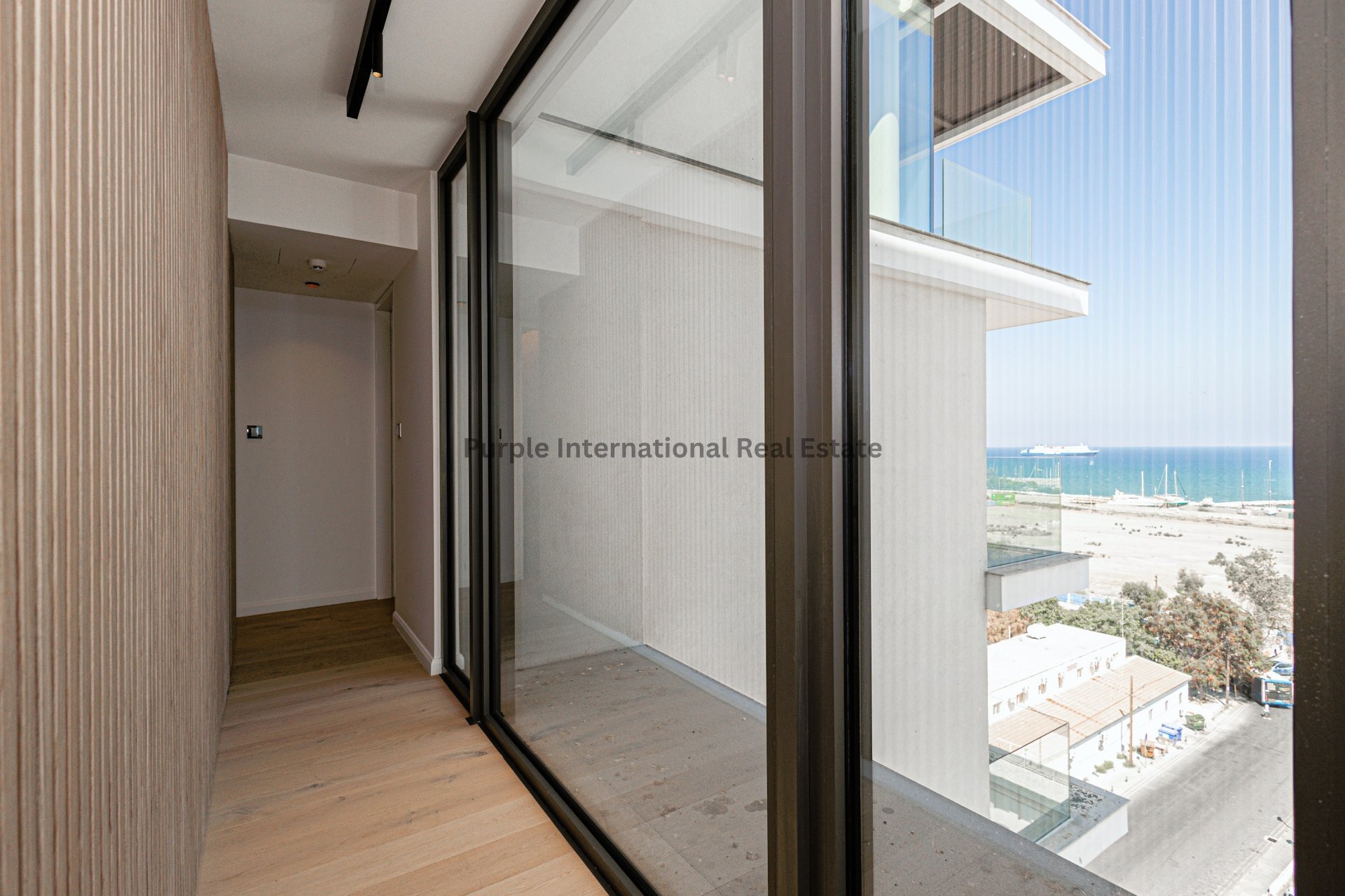 3 bedrooms Apartment in Larnaca, Larnaka, Cyprus No. 8015