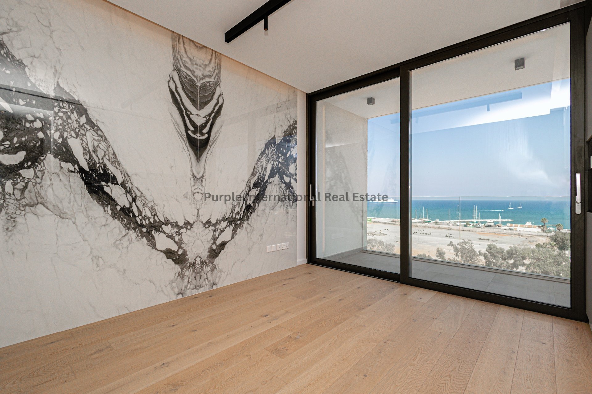 3 bedrooms Apartment in Larnaca, Larnaka, Cyprus No. 8015