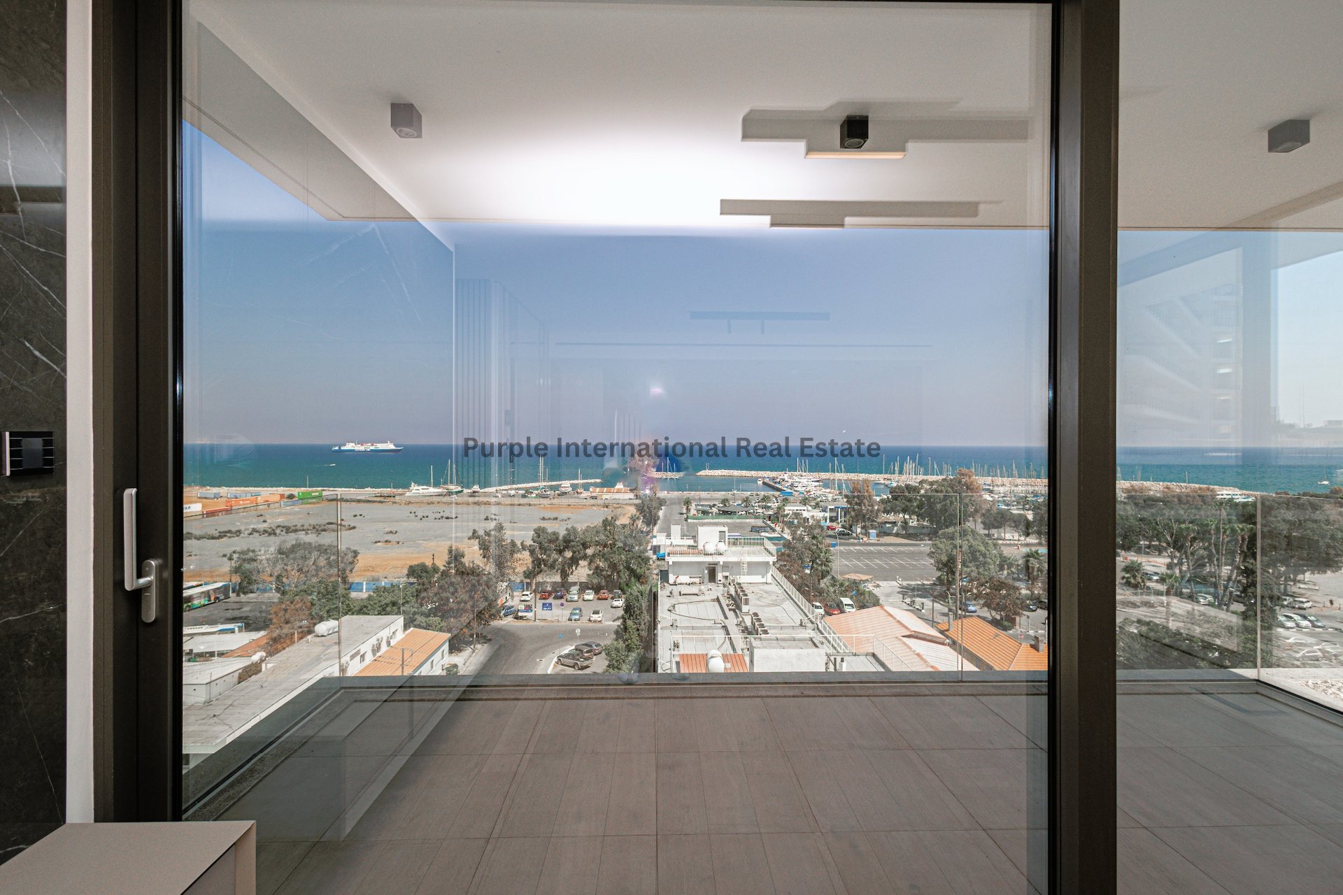 3 bedrooms Apartment in Larnaca, Larnaka, Cyprus No. 8015