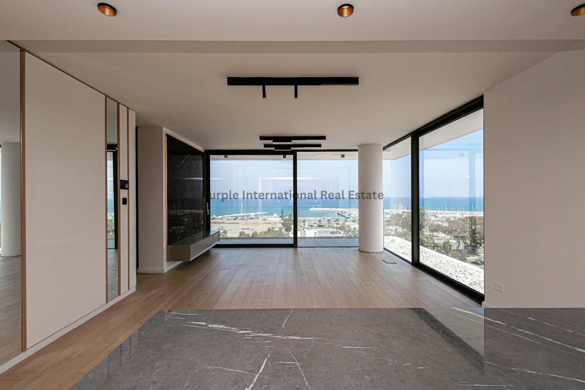 3 bedrooms Apartment in Larnaca, Larnaka, Cyprus No. 8015