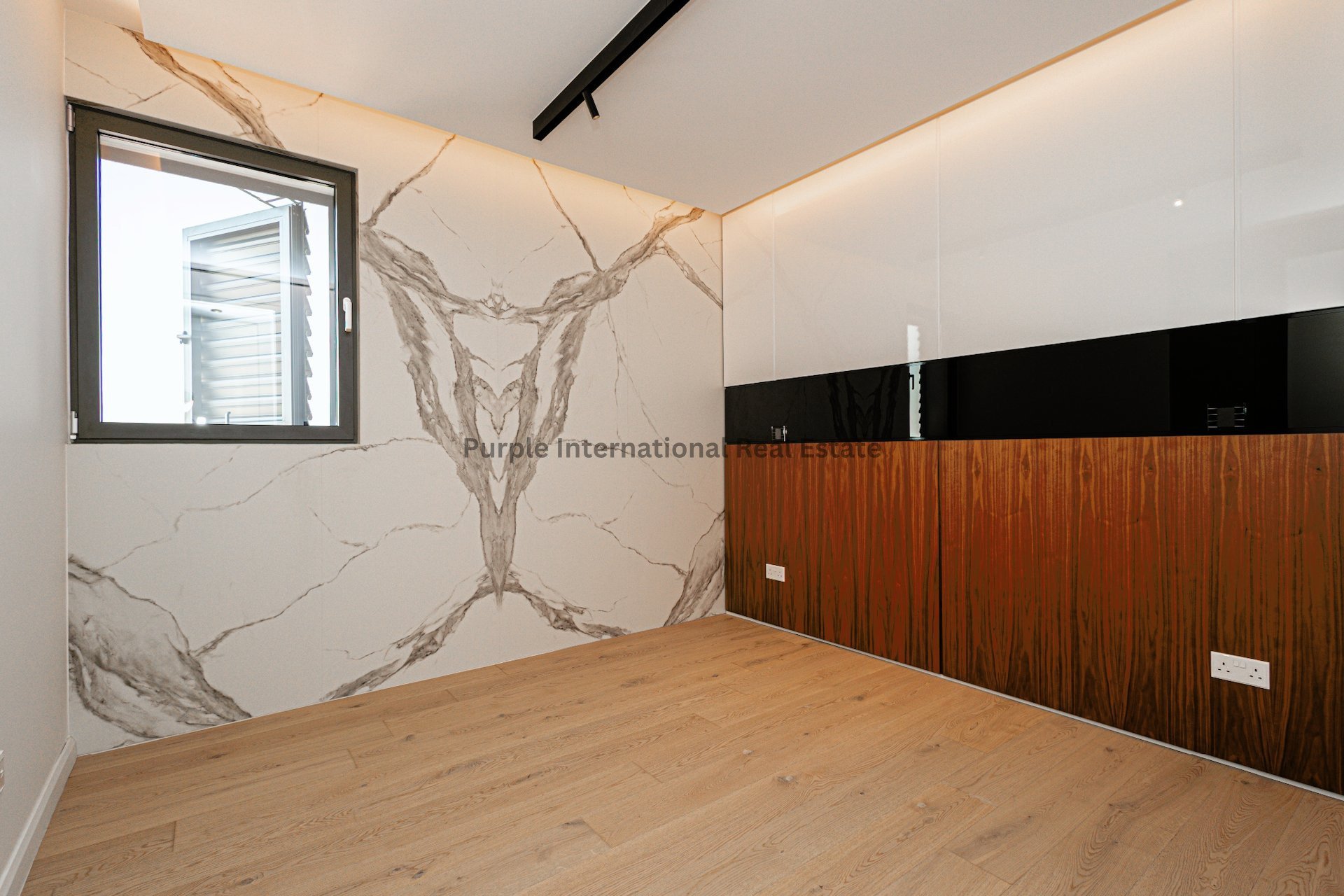 3 bedrooms Apartment in Larnaca, Larnaka, Cyprus No. 8015