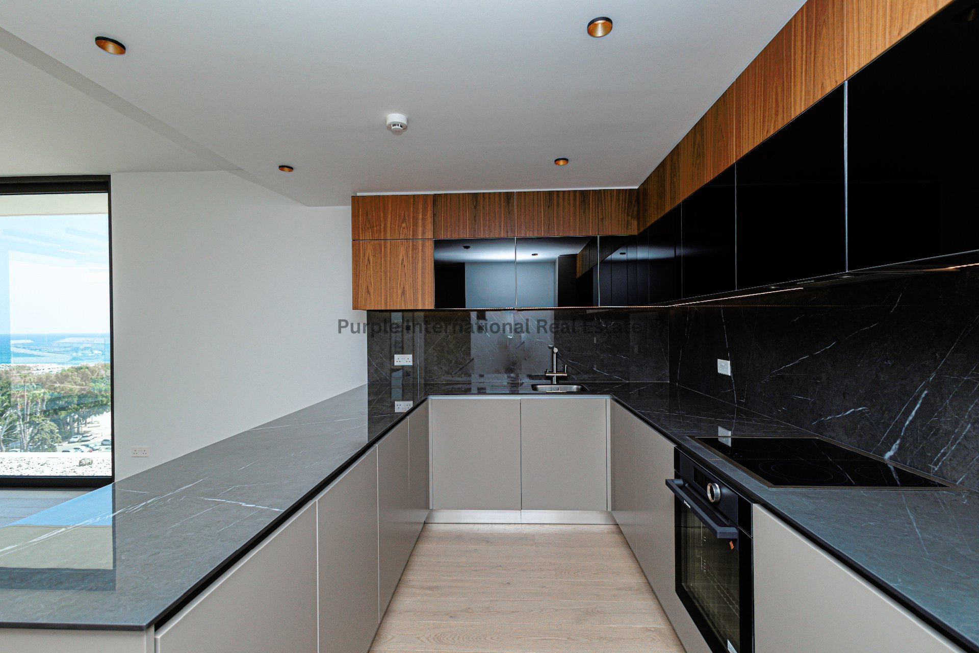 3 bedrooms Apartment in Larnaca, Larnaka, Cyprus No. 8015